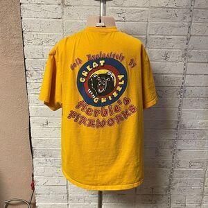 Vintage Herbie's Fireworks Souvenir Grizzly South Carolina Tshirt Large